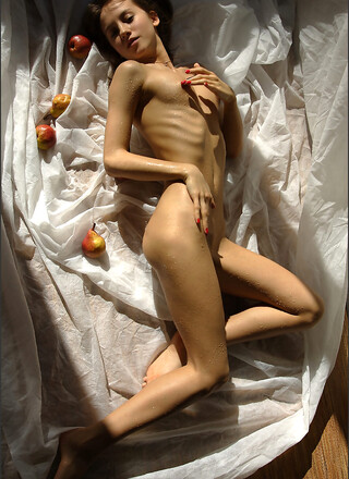 Alisa naked
